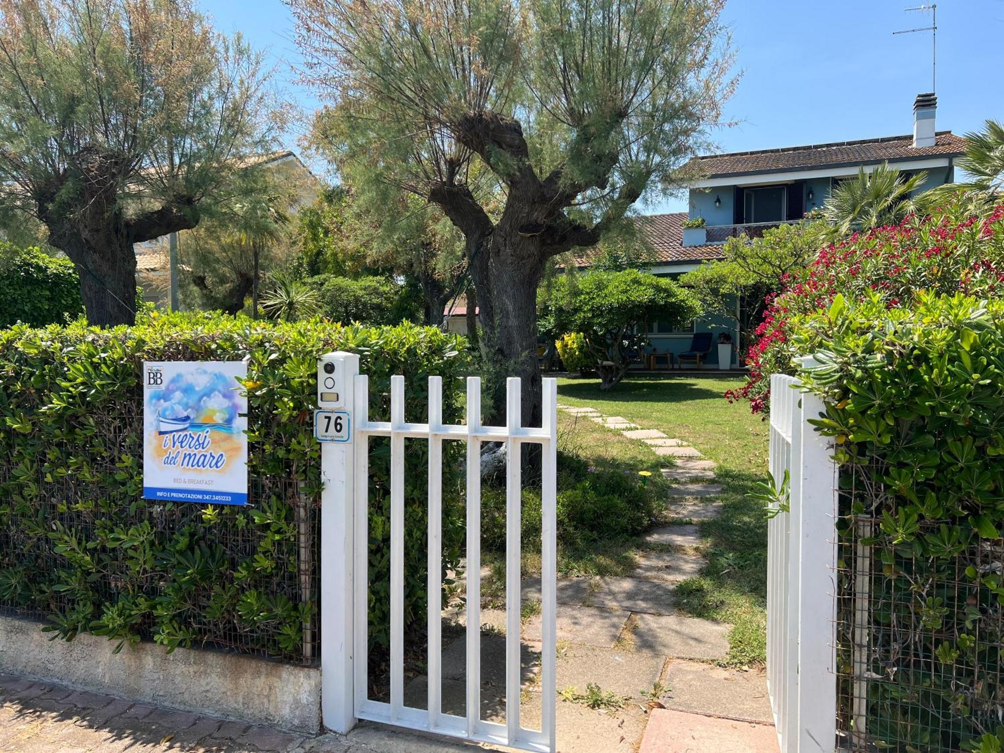 B&B I Versi Del Mare Roseto Degli Abruzzi Exterior foto